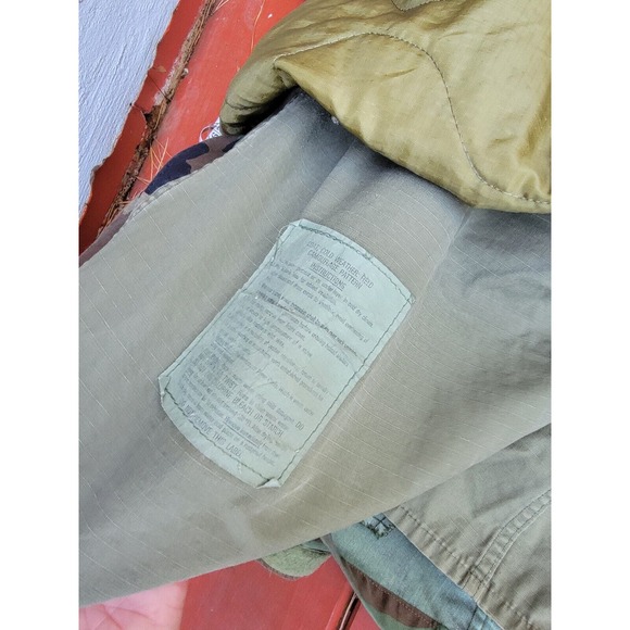 Vintage LAKEVIEW SPORTSWEAR Military CAMO Field Jacket Men's XL Insulated - Picture 9 of 16